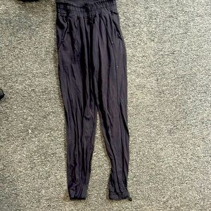 Lululemon size 2